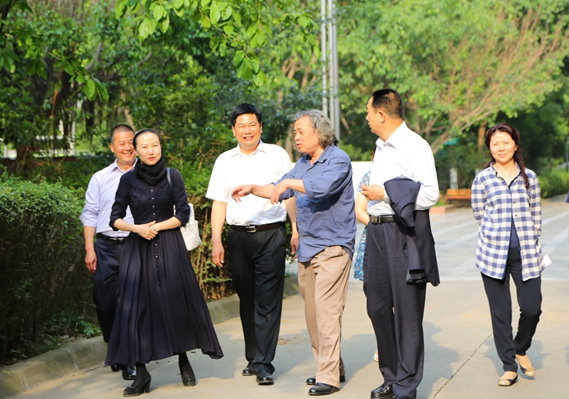 1462519456472076.jpg 四川省體育藝術(shù)協(xié)會(huì)主席團(tuán)會(huì)議 (26)_副本.jpg